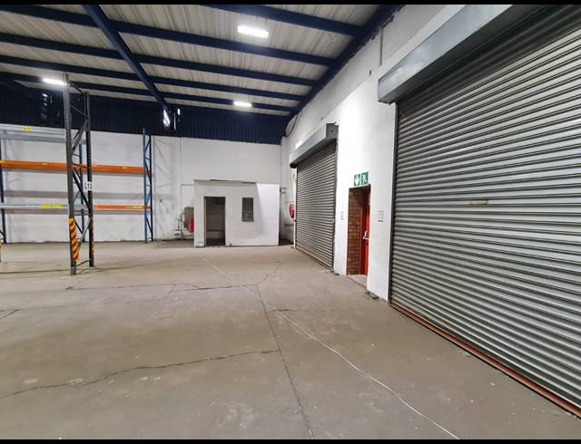 5,500M² WAREHOUSE TO LET IN WADEVILLE
